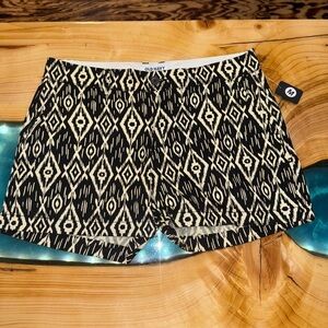 Old Navy Black and White High Waist Geometric Shorts